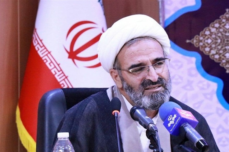 معلمان به تربیت دینی دانش&zwnj;آموزان توجه ویژه داشته باشند