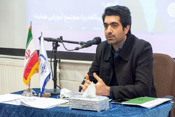 یاسر شریفی، مدیر مرکز مشاوره شغلی جهاد دانشگاهی استان قم 