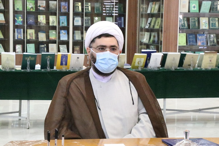 حجت&zwnj;الاسلام والمسلمین علی اکبر سبزیان، مدیر کل کتابخانه&zwnj;های عمومی خراسان رضوی 