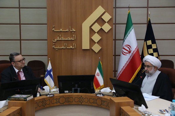 رئیس المصطفی و سفیر فنلاند در تهران