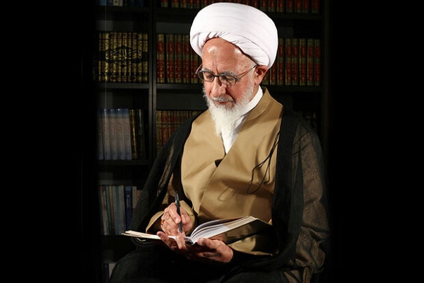  آیت&zwnj;الله العظمی عبدالله جوادی آملی از مراجع تقلید 