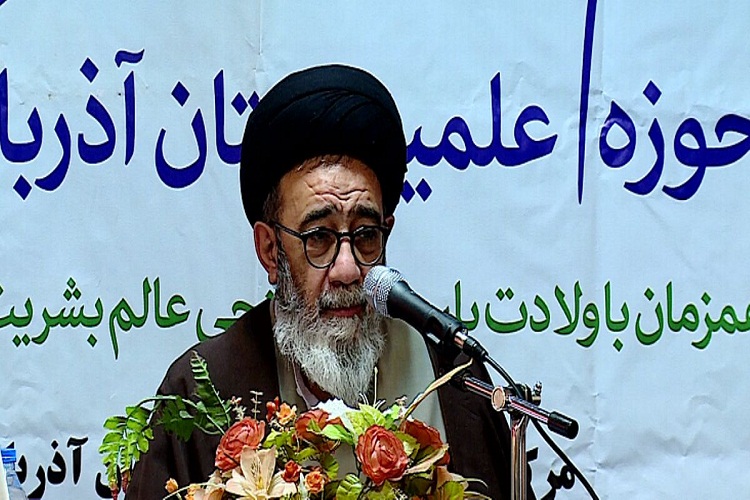 نیازمند تبیین دستاوردهای انقلاب به نسل جوان هستیم