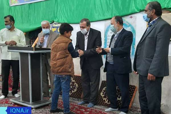 عکس | تجلیل از چهره‌های خردسال و نوجوان قرآنی در طرح «محله مهدوی و قرآنی» شهر آبپخش