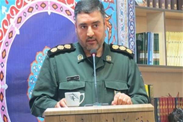 علی عباس داوود نیا رئیس بسیج هنرمندان کردستان علی عباس داوود نیا رئیس بسیج هنرمندان کردستان