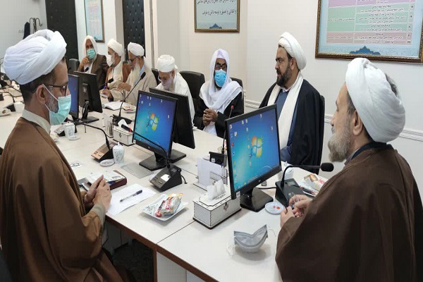 جمعی از علمای اهل سنت چابهار و مسئولین پژوهشکده فرهنگ و معارف قرآن