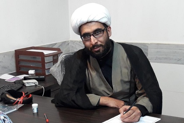 نگاه مثبت؛ شاخصه معلم قرآن / جای نام قاریان در تبلیغات لیالیقدر خالی است