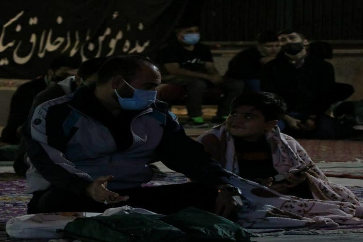 عکس | احیای شب قدر در امامزاده عبدالله همدان