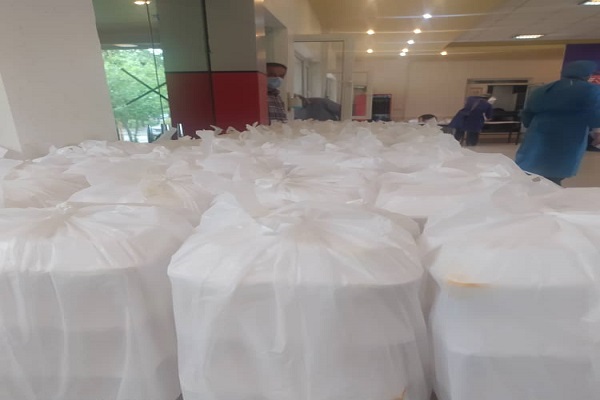 ارسالی / توزیع 1200 پرس غذای گرم بین نیازمندان کردستانی ارسالی / توزیع 1200 پرس غذای گرم بین نیازمندان کردستانی