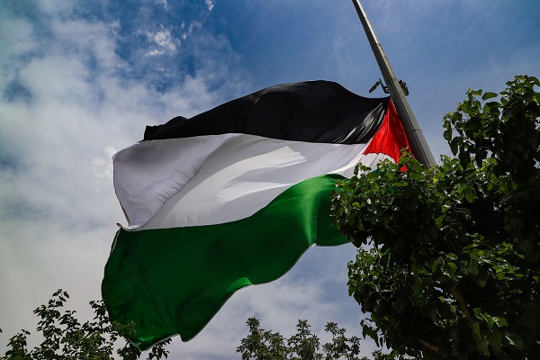 پرچم فلسطین در قم به اهتزاز درآمد