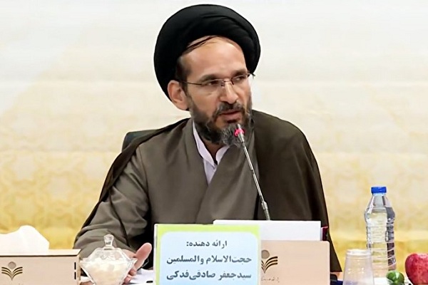 ایمان بدون عمل سودی به حال انسان ندارد