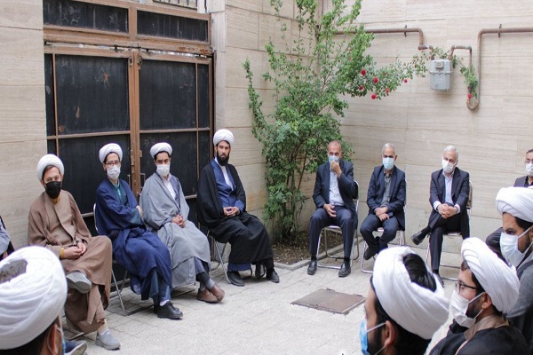 ارسالی| ضرورت برنامه&zwnj;ریزی برای حل مشکلات معیشتی و اقتصادی طلاب