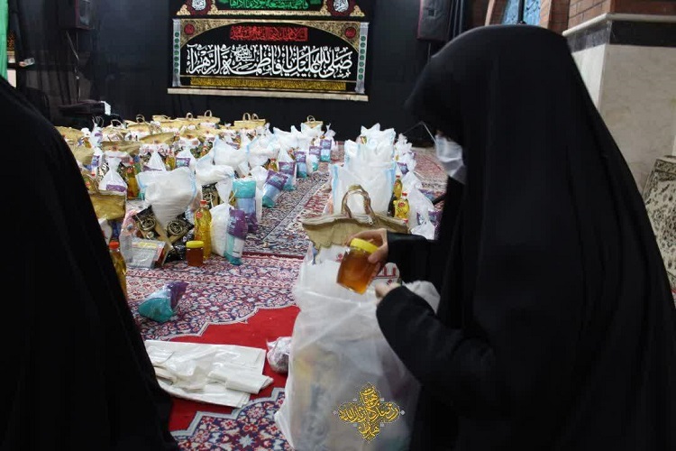 توزیع 50 بسته معیشتی در بین نیازمندان + عکس