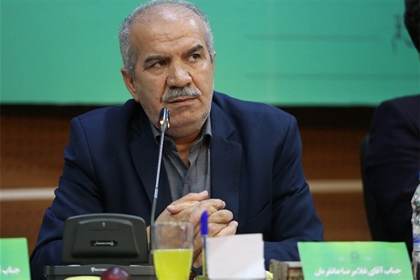 نمای ساختمان&zwnj;های قم را فدای قداست و مذهبی بودن این شهر کنیم