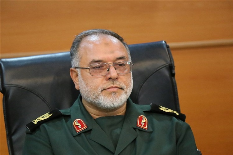 انحراف و به حاشیه بردن دستاوردهای انقلاب مهمترین هدف دشمنان است