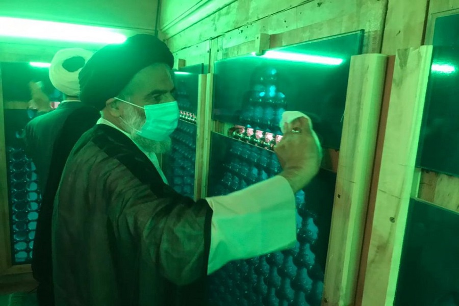 مراسم غبار روبی ضریح مطهر علی بن مهزیار اهوازی مراسم غبار روبی ضریح مطهر علی بن مهزیار اهوازی