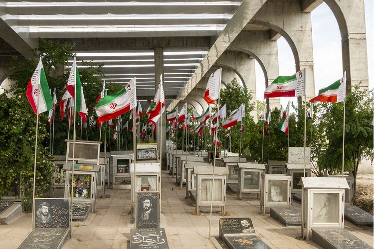 فاز دوم مسقف سازی گلزار شهدای وادی رحمت تبریز به بهره برداری رسید