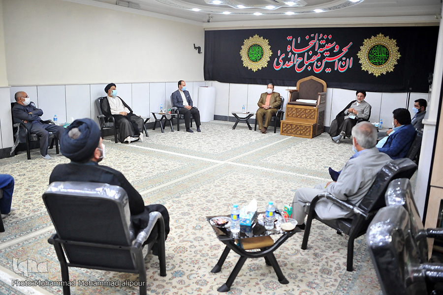 مطالبات فعالان قرآنی اهواز در دیدار با نماینده ولی فقیه در خوزستان مطالبات فعالان قرآنی اهواز در دیدار با نماینده ولی فقیه در خوزستان