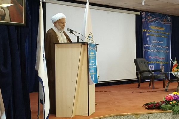 کولبری و بیکاری جوانان اصلاح و رفع شود