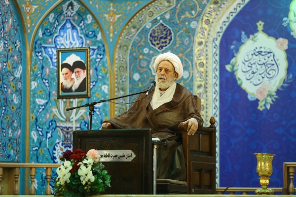 باید با راهنمای خدا قدم در راه الهی بگذاریم/ قرآن هدایتگر و درمان کننده است