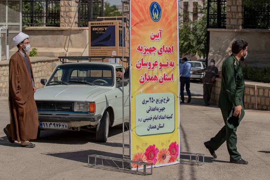 عکس | اهدی ۱۸۰ سری جهیزیه به نوعروسان نیازمند همدانی