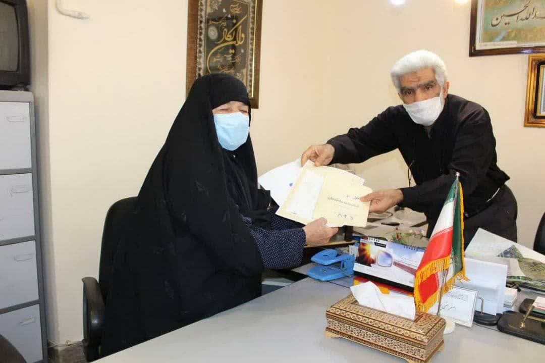 اهدای سند مالکیت دوباب مغازه به عتبات عالیات لرستان &zwnj;