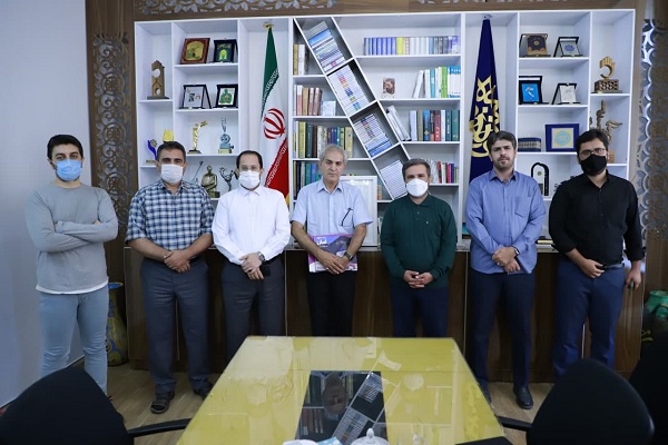 ارسال| تجلیل از عکاس جنگ ۳۳ روزه لبنان در ارومیه