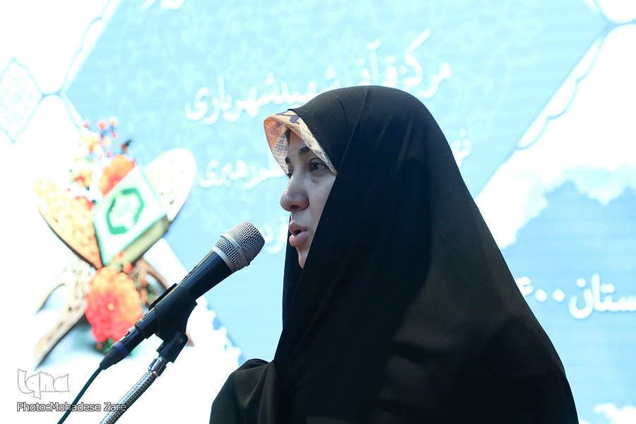 آئین تجلیل از 14 دانشجوی حافظ قرآن مرکز قرآنی «شهید شهریاری»