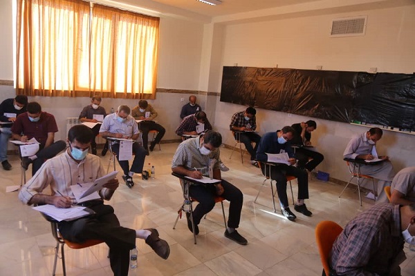 عکس | برگزاری آزمون داخلی آموزشیاران و آموزش&zwnj;دهندگان مستمر نهضت سوادآموزی در کردستان