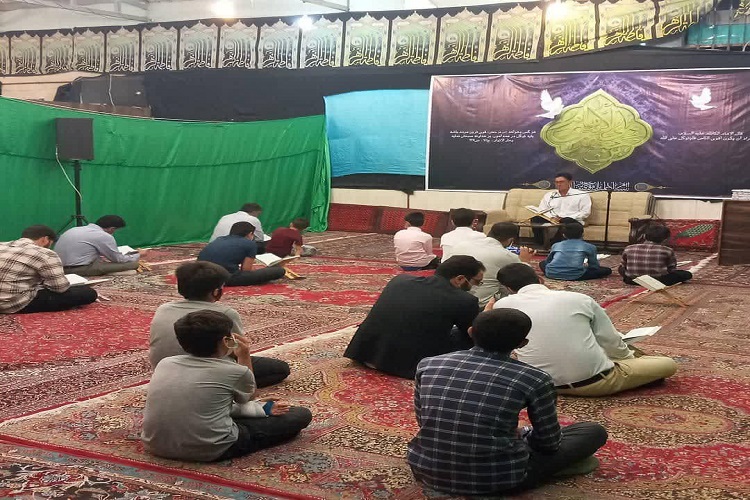 برگزاری محفل انس با قرآن جلسه قرآن بیت‌الزهرا(س) نهاوند + عکس