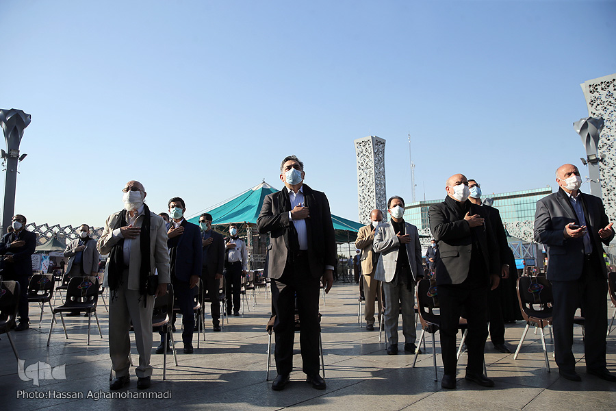 پرچم عزای امام حسین(ع) در تهران به اهتزاز درآمد