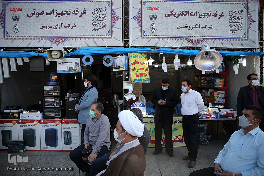 پرچم عزای امام حسین(ع) در تهران به اهتزاز درآمد