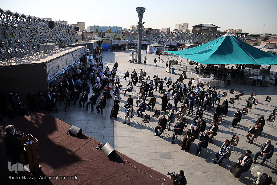 پرچم عزای امام حسین(ع) در تهران به اهتزاز درآمد