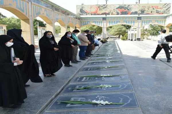 آئین تجدید میثاق خبرنگاران ملایری با شهدا برگزار شد