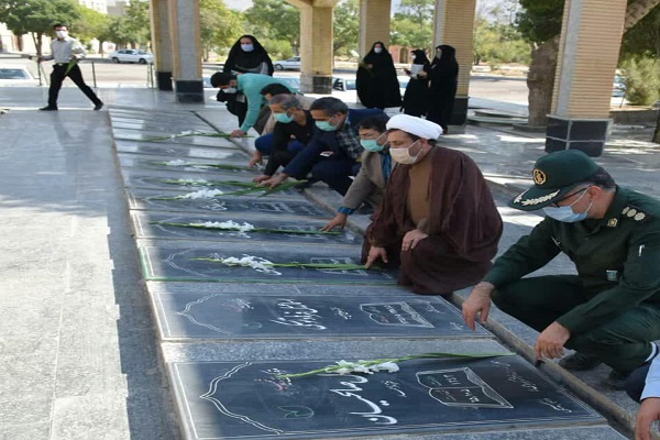 آئین تجدید میثاق خبرنگاران ملایری با شهدا برگزار شد