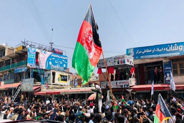 افغانستان: بوریس جانسون زیر تیغ انتقادات؛ درخواست از اینترپل برای دستگیری اشرف غنی