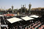 عکس | اقامه نماز ظهر عاشورا در حرم کریمه اهل‌بیت (س)