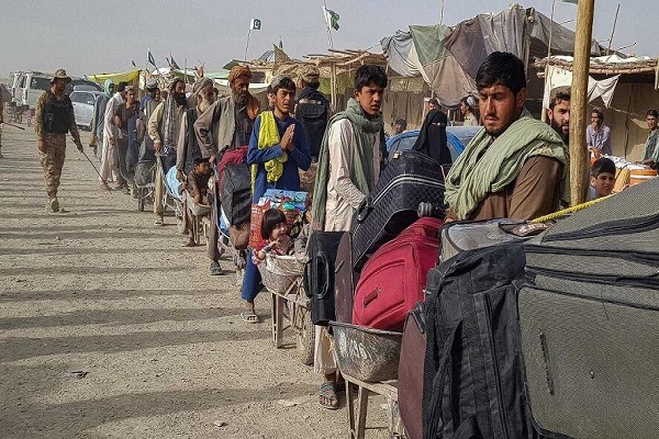 کاهش اعتبار رئیس جمهور آمریکا و ادامه تنش در فرودگاه کابل