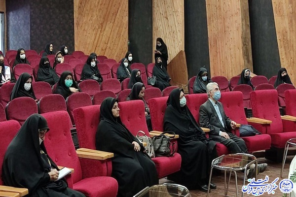 نشست تخصصی &laquo;نقش بانوان در ترویج فرهنگ نماز&raquo; در فرهنگسرای بانوان اردبیل + عکس