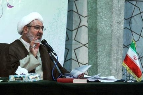 شنبه/////تأثیر بهره‌گیری از لطیفه‌گویی در جذب مخاطبان / جذابیت منابر مبلغان در ارتباط مؤثر ایشان با مستمعان است