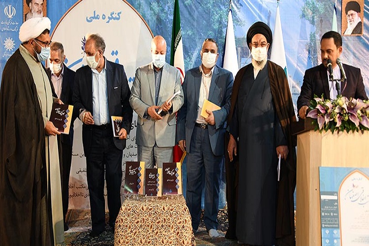 برتری اصفهانی&zwnj;ها در مسائل اخلاقی و رفتاری به دلیل رونق داشتن مکتب علما و بزرگان است