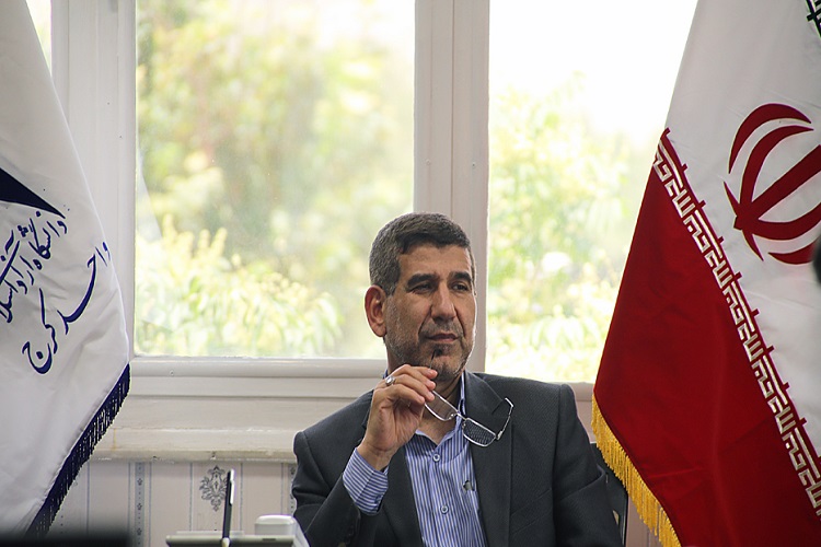ملاک جامعه قرآنی تعداد حافظان و قاریان قرآن نیست ملاک جامعه قرآنی تعداد حافظان و قاریان قرآن نیست