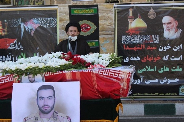 نیروی انتظامی لرستان ۵۰۰ شهید را تقدیم نظام کرده است