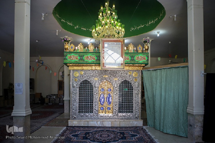 امامزاده عبدالله(ع) تنها بقعه دارای مدرسه حفظ قرآن کریم است امامزاده عبدالله(ع) تنها بقعه دارای مدرسه حفظ قرآن کریم است