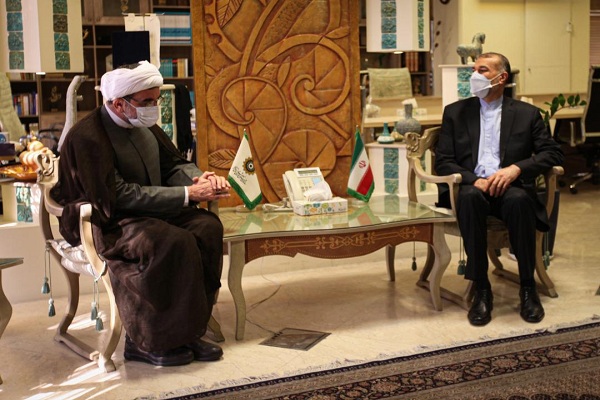 دیدار رئیس سازمان فرهنگی، هنری با وزیرخارجه/ تأکید بر ترویج روحیه مقاومت در برنامه‌های فرهنگی