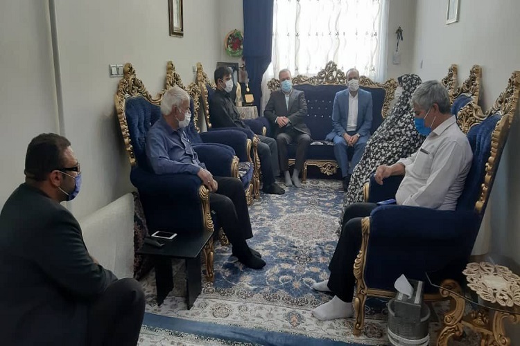 مدافعان سلامت و تکرار جلوههای ایثار/ دفاع مقدس همچمنان ادامه دارد مدافعان سلامت و تکرار جلوههای ایثار/ دفاع مقدس همچمنان ادامه دارد