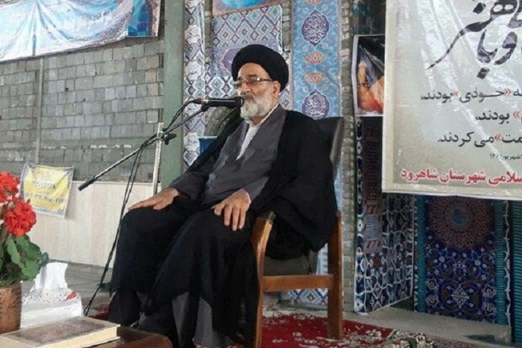 شهیدان رجایی و باهنر الگوهای مدیریتی هستند