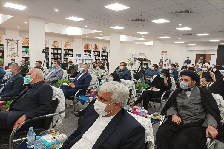 رونمایی از کتاب &laquo;مدیریت میدان و هنر فرماندهی&raquo; با حضور وزیر فرهنگ و ارشاد اسلامی در مشهد