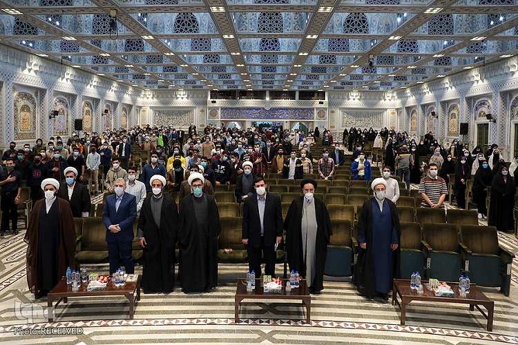 گردهمایی &laquo;آینده روشن&raquo; در حرم مطهر رضوی برگزار شد