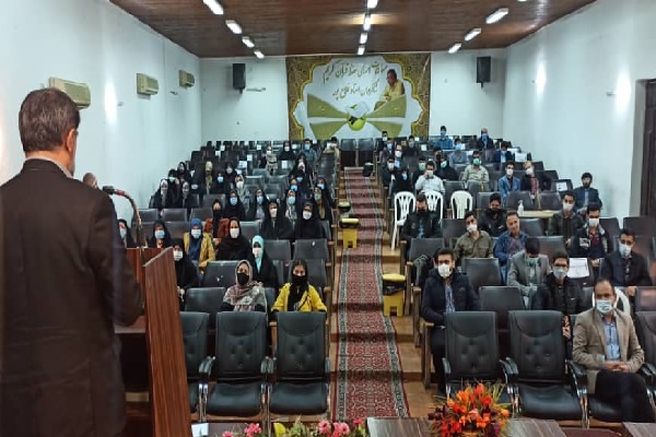 دانش آموزان و فرهنگیان برگزیده در مسابقات قرآن، عترت و نماز تجلیل شدند