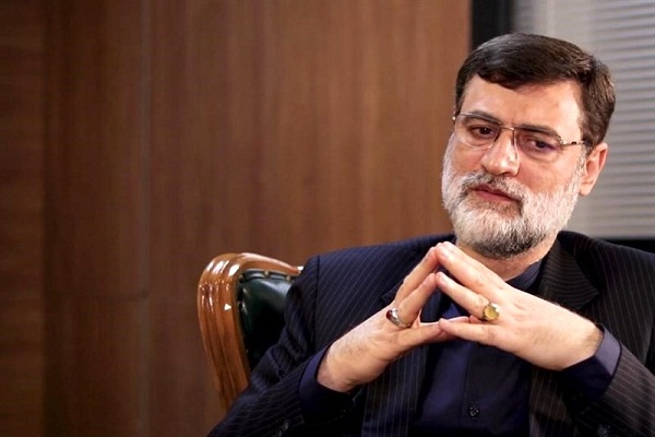 ادای احترام رییس بنیاد شهید به مقام شامخ شهدا در اهواز